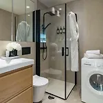 アパート Luxurious With Community Pool & Balcony In Puerto Banus マルベーリャ