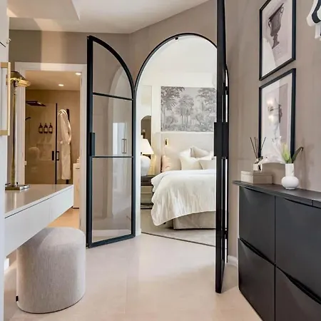 Luxurious With Community Pool & Balcony In Puerto Banus Apartmán Marbella