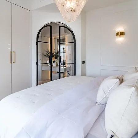 Luxurious With Community Pool & Balcony In Puerto Banus Apartmán *