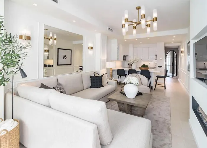 Luxurious With Community Pool & Balcony In Puerto Banus * Marbella
